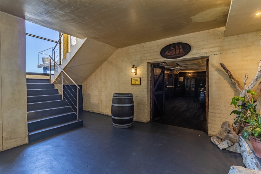 8 Bedroom Property for Sale in Pringle Bay Western Cape